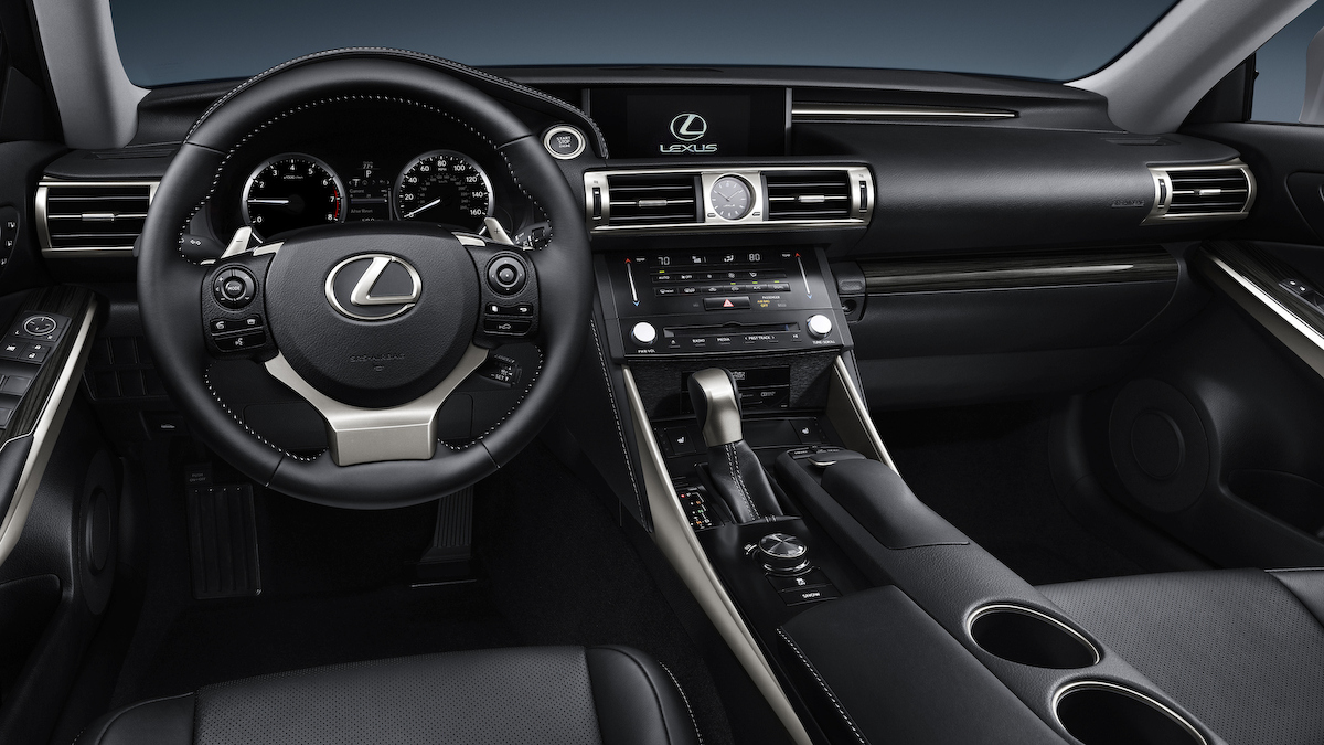 lexus_is_interior_cockpit-seat_1_02